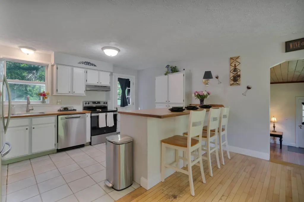 41 Mclellan Road Gorham ME 04038