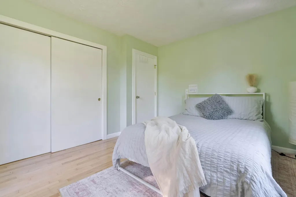 41 Mclellan Road Gorham ME 04038