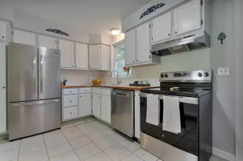 41 Mclellan Road Gorham ME 04038