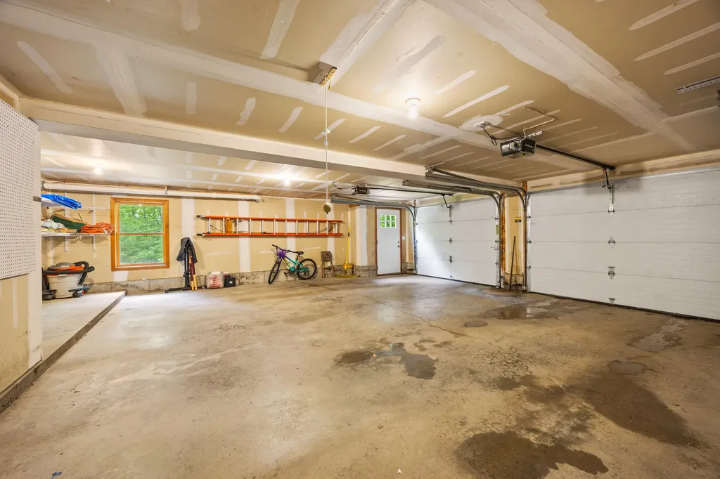20 Ambrose Circle Gray ME 04039