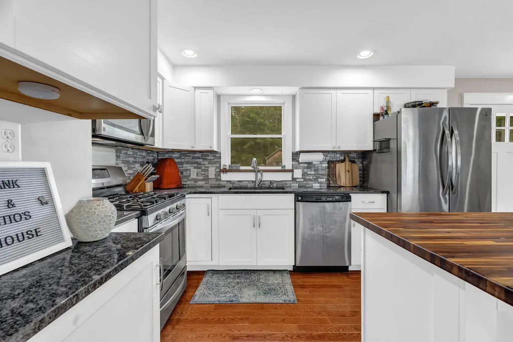 52 Lee Street Bucksport ME 04416