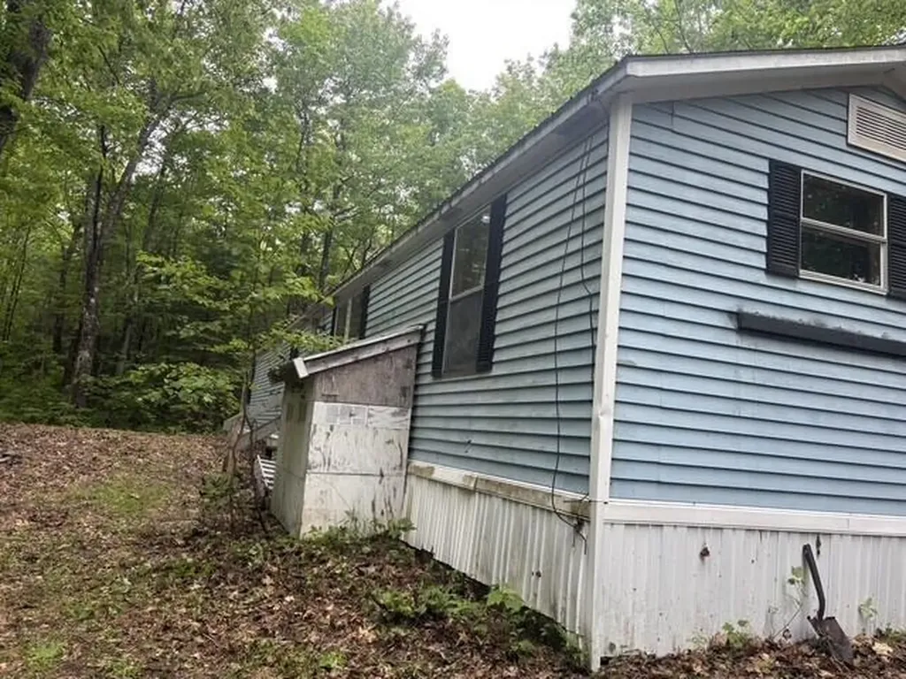 68 George Thomas Road New Sharon ME 04955