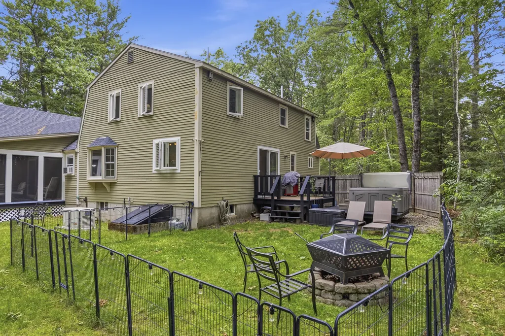 32 Pennymeadow Walk Wells ME 04090