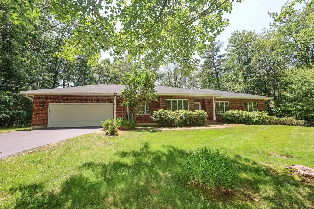 Kennebunk ME, 29 Rosewood Circle