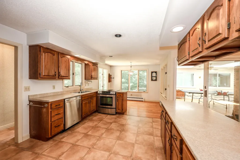 29 Rosewood Circle Kennebunk ME 04043