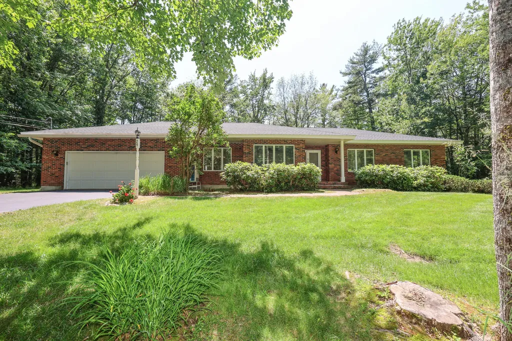 29 Rosewood Circle Kennebunk ME 04043