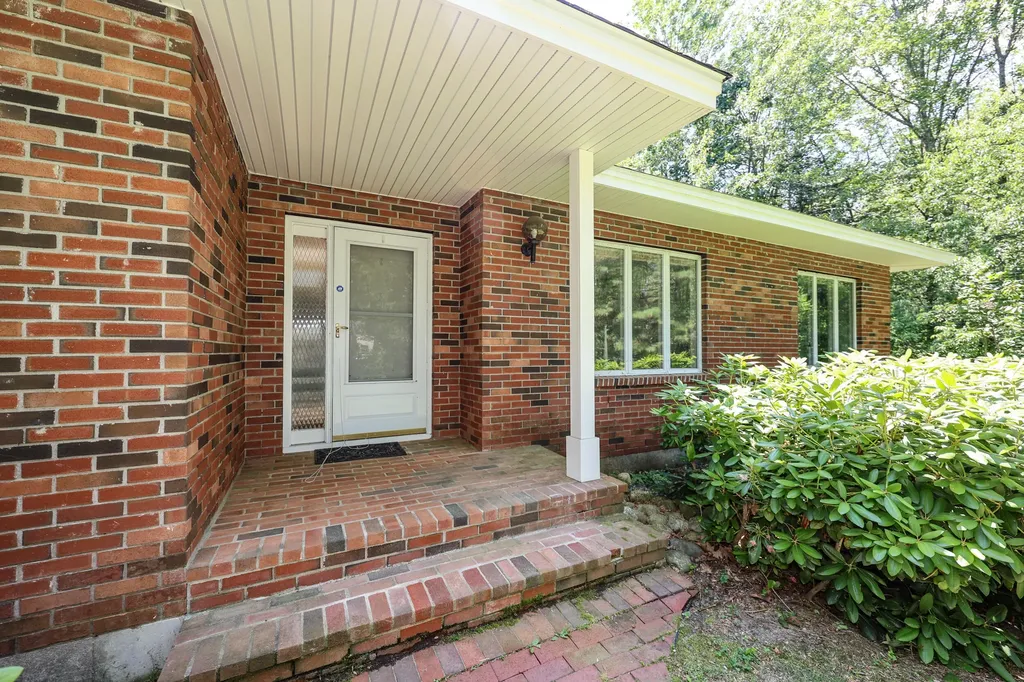 29 Rosewood Circle Kennebunk ME 04043