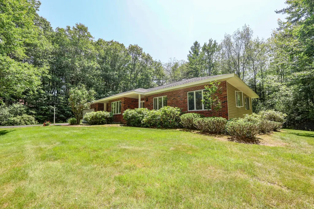 29 Rosewood Circle Kennebunk ME 04043