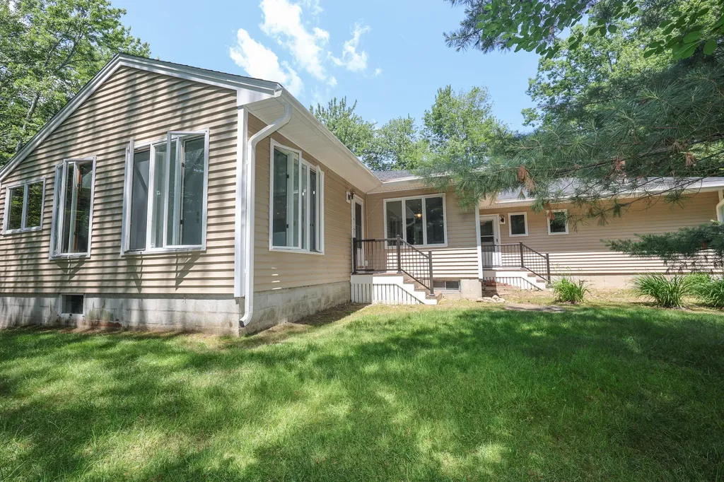 29 Rosewood Circle Kennebunk ME 04043