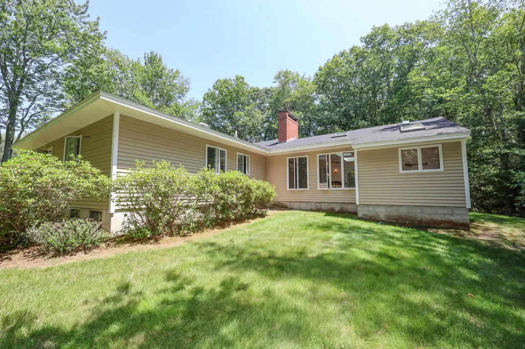29 Rosewood Circle Kennebunk ME 04043