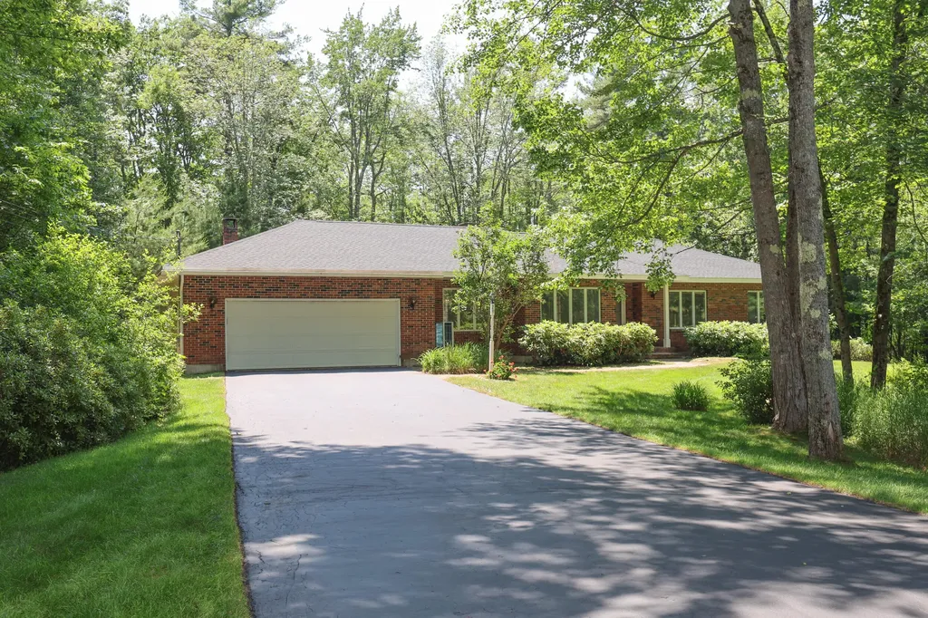 29 Rosewood Circle Kennebunk ME 04043