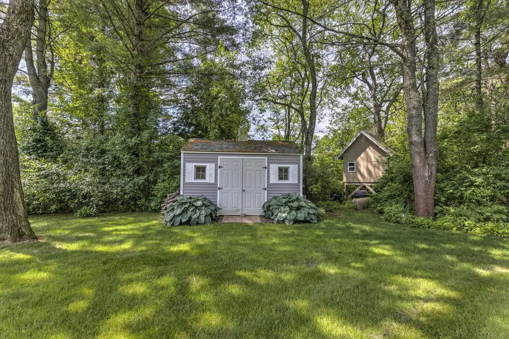 22 Schooner Ridge Road Cumberland ME 04110