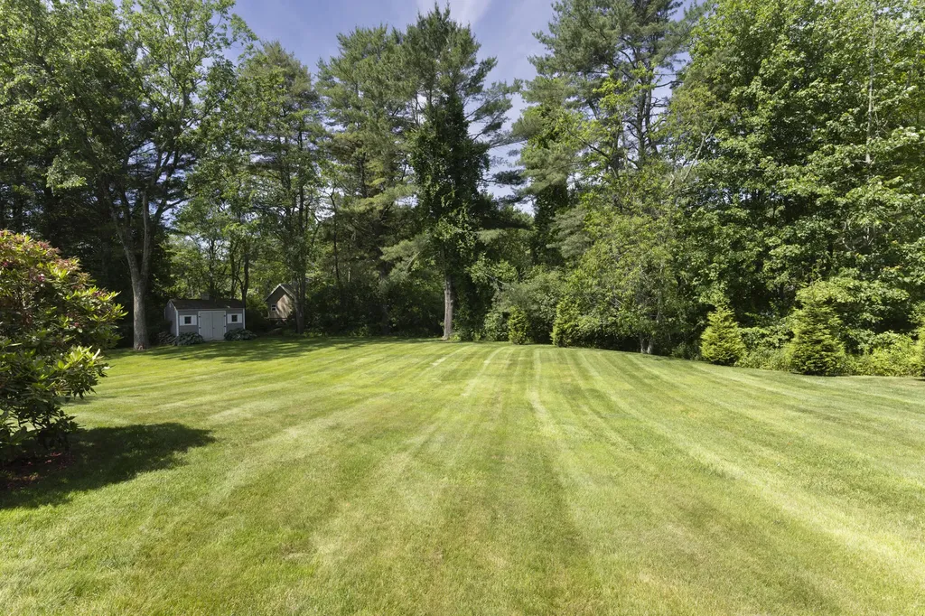 22 Schooner Ridge Road Cumberland ME 04110