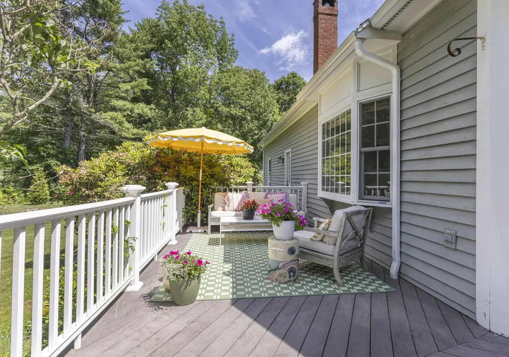 22 Schooner Ridge Road Cumberland ME 04110