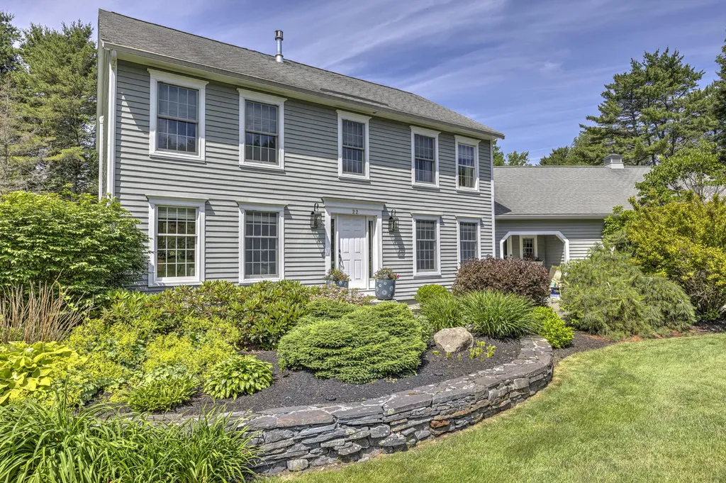 22 Schooner Ridge Road Cumberland ME 04110