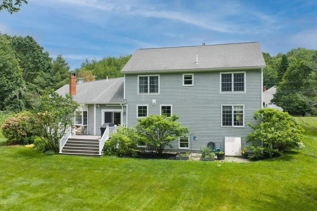 22 Schooner Ridge Road Cumberland ME 04110