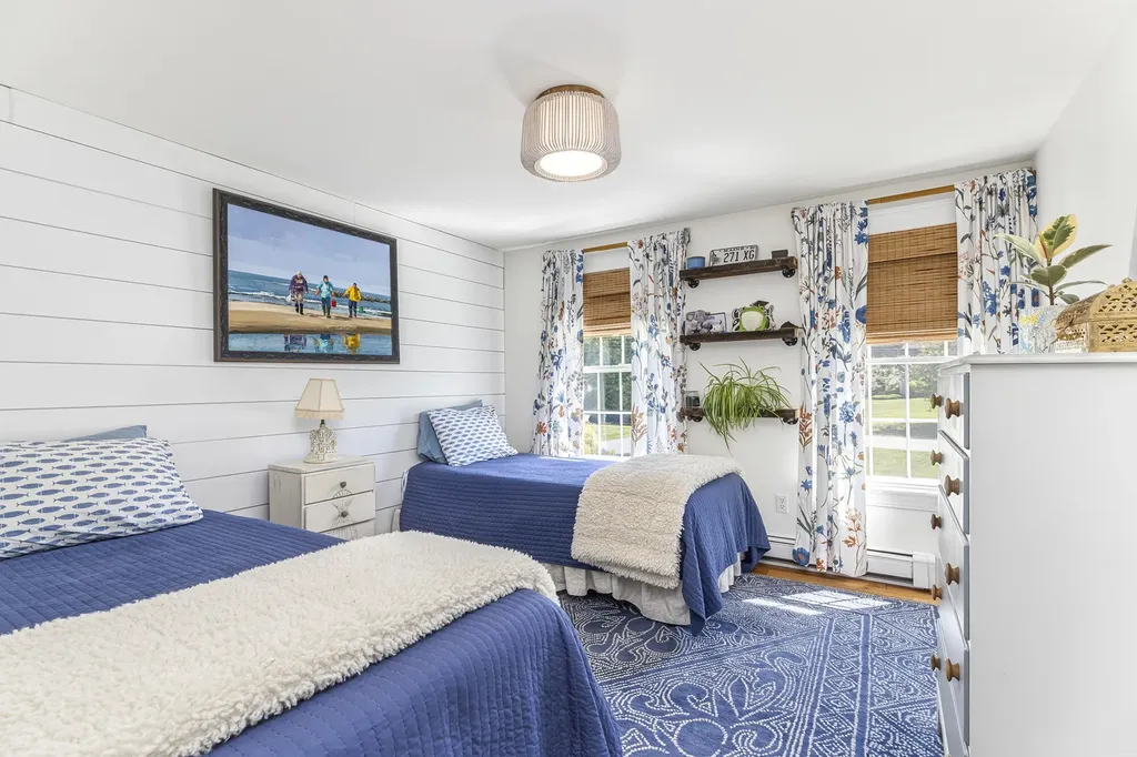 22 Schooner Ridge Road Cumberland ME 04110