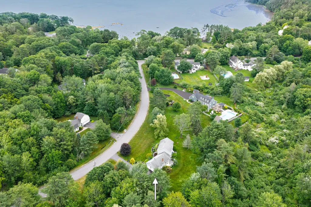 22 Schooner Ridge Road Cumberland ME 04110