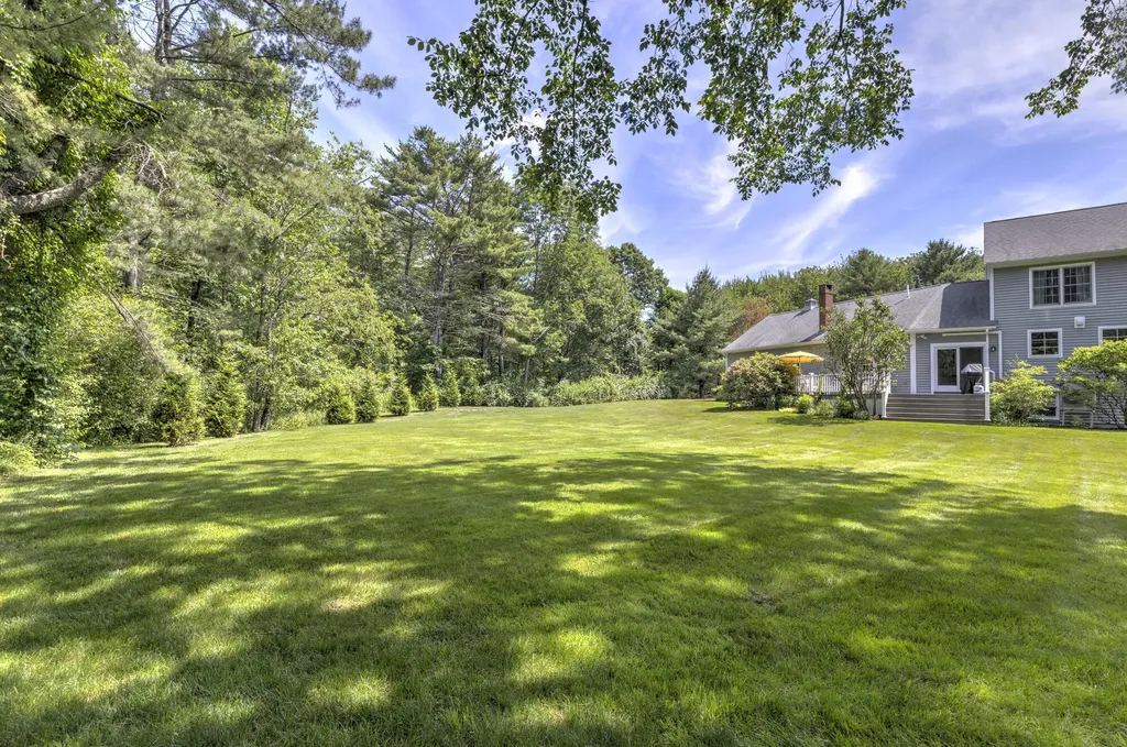 22 Schooner Ridge Road Cumberland ME 04110