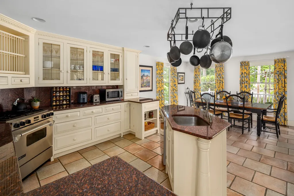 195 Beauchamp Point Road Rockport ME 04856