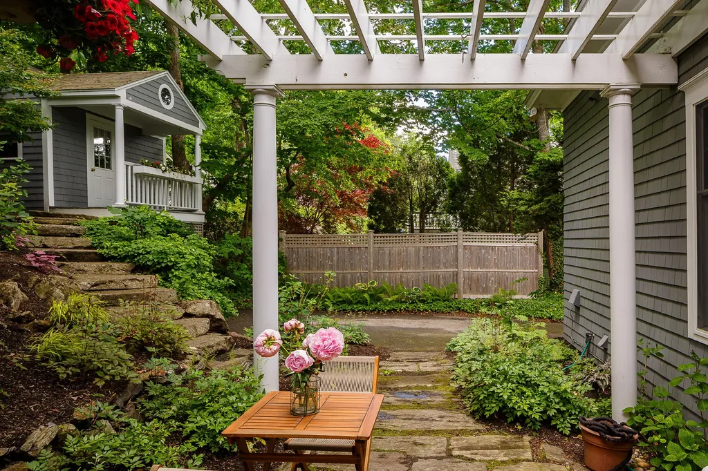 195 Beauchamp Point Road Rockport ME 04856