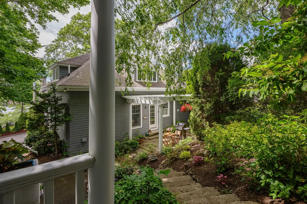 195 Beauchamp Point Road Rockport ME 04856