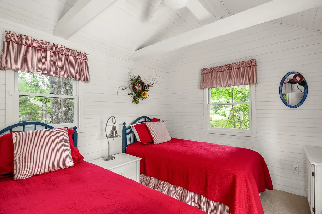 195 Beauchamp Point Road Rockport ME 04856