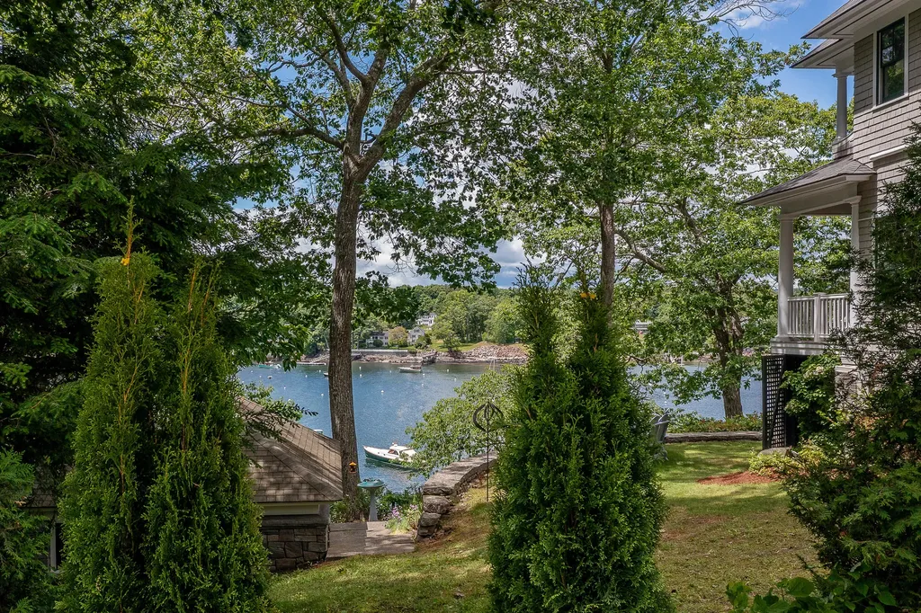 195 Beauchamp Point Road Rockport ME 04856