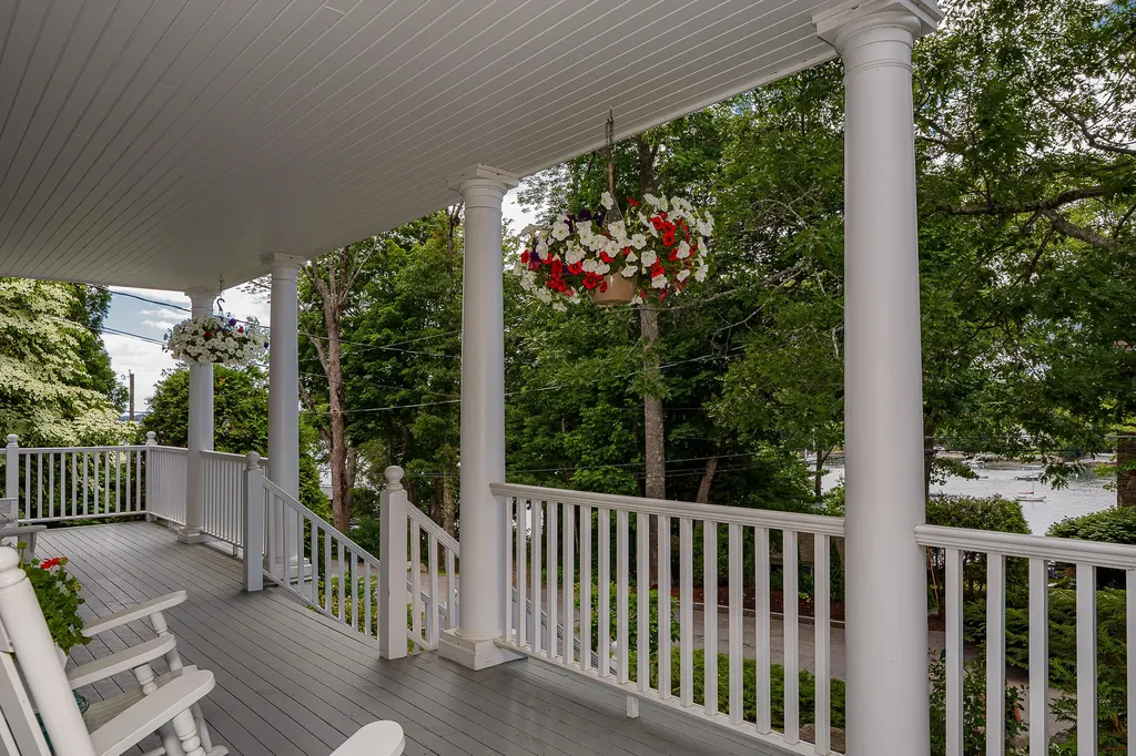 195 Beauchamp Point Road Rockport ME 04856