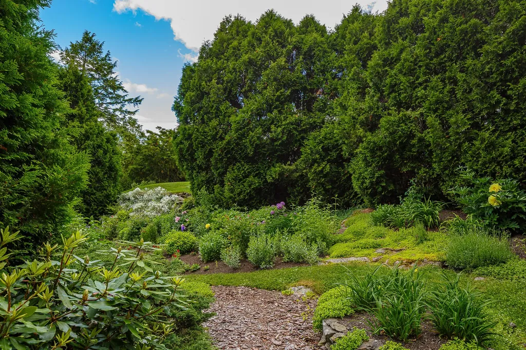 195 Beauchamp Point Road Rockport ME 04856