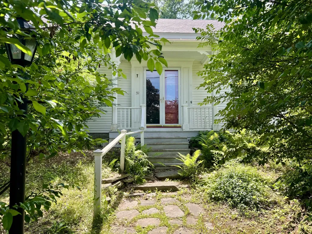 59 Cedar Street Belfast ME 04915