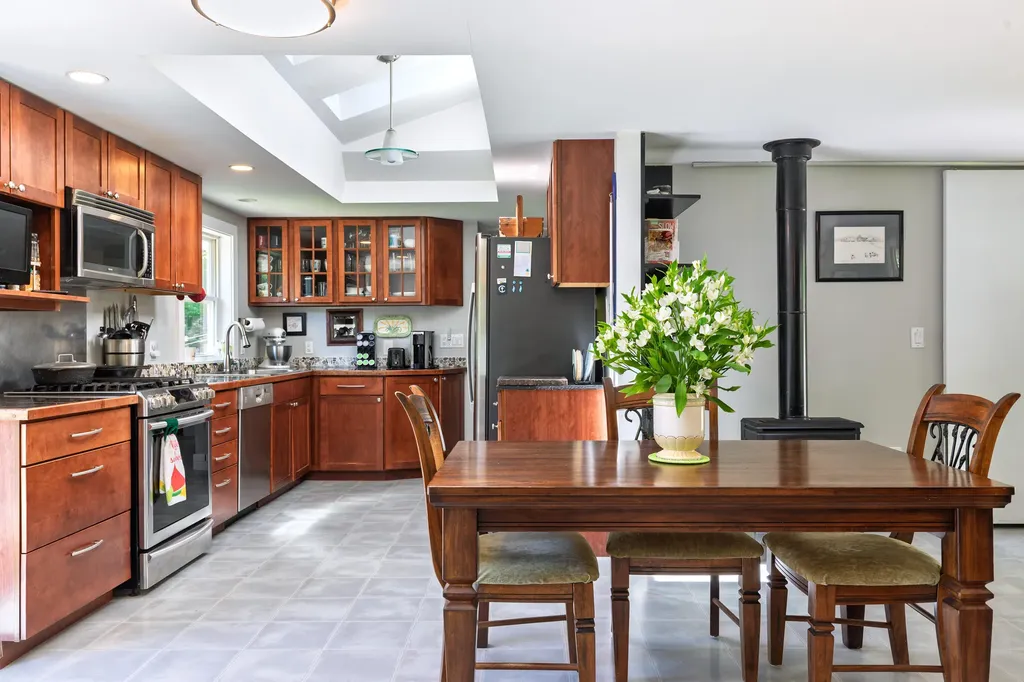 766 Pleasant Point Road Cushing ME 04563