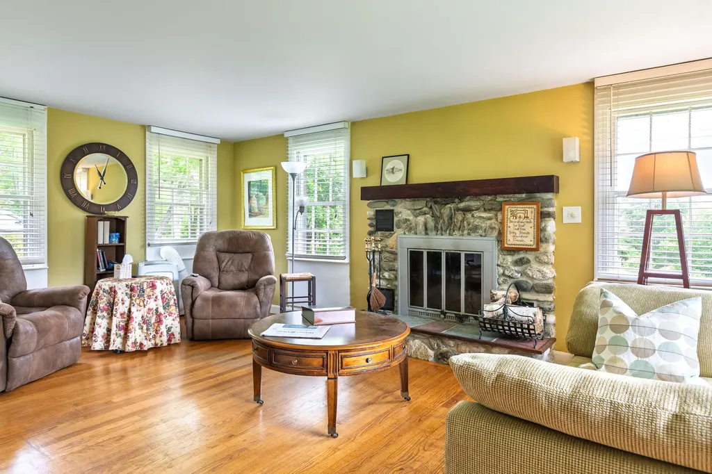 766 Pleasant Point Road Cushing ME 04563