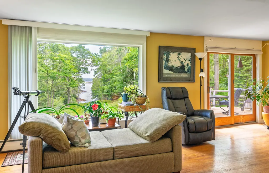 766 Pleasant Point Road Cushing ME 04563