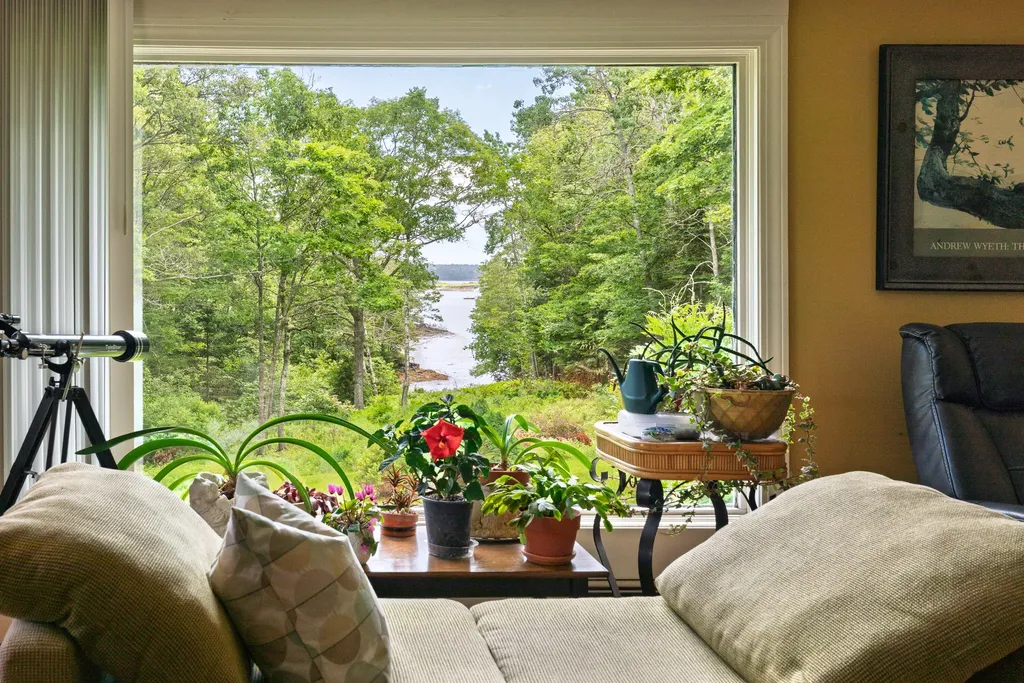 766 Pleasant Point Road Cushing ME 04563