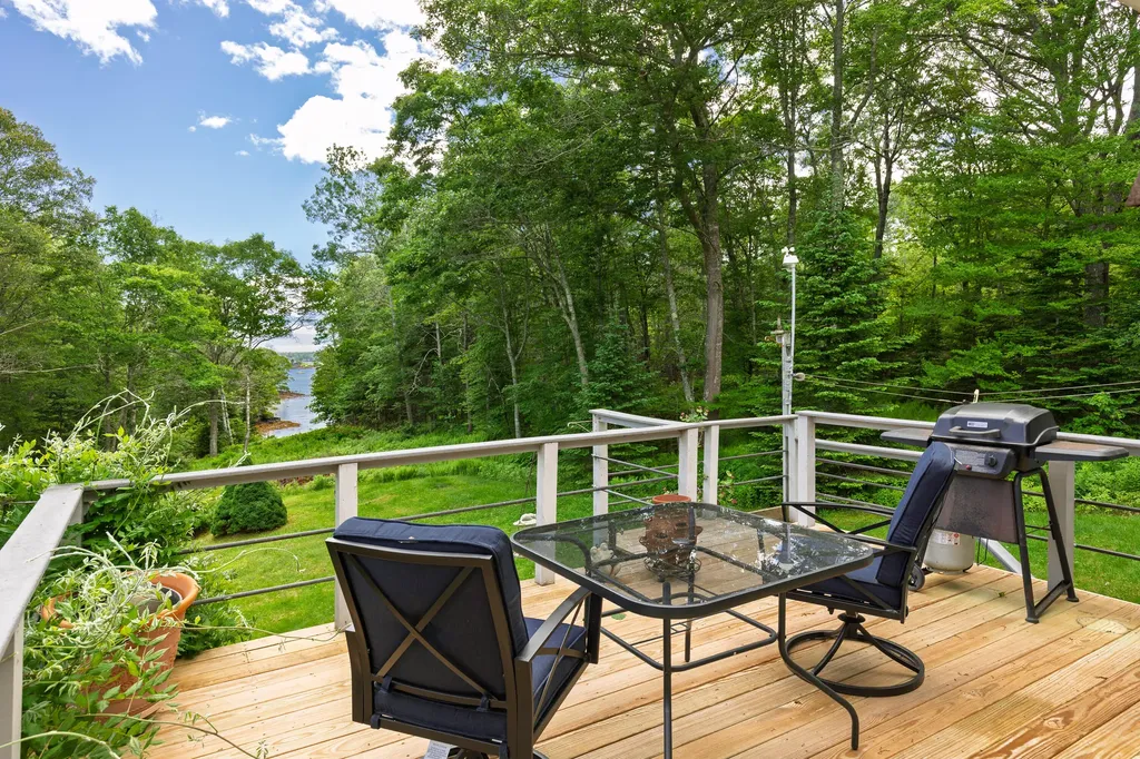 766 Pleasant Point Road Cushing ME 04563
