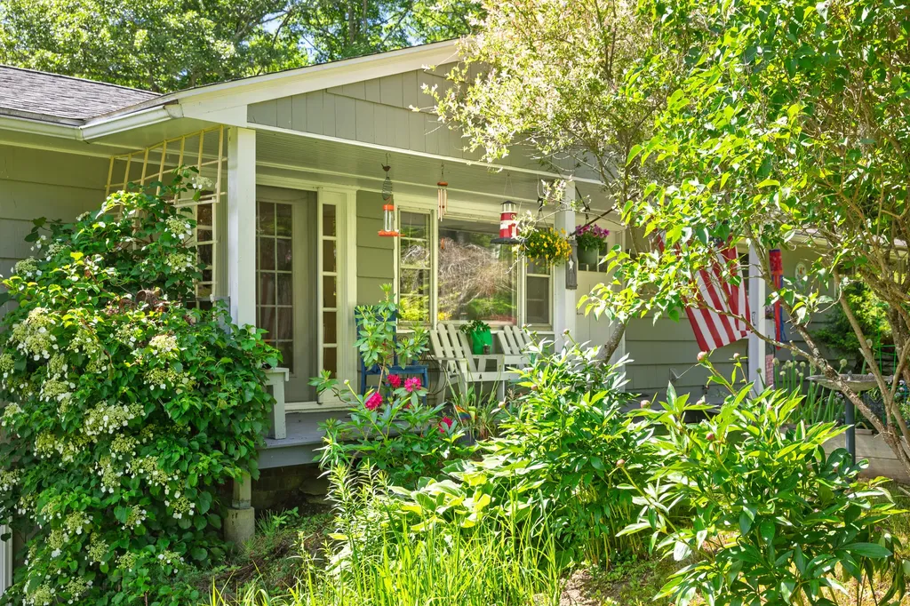 766 Pleasant Point Road Cushing ME 04563