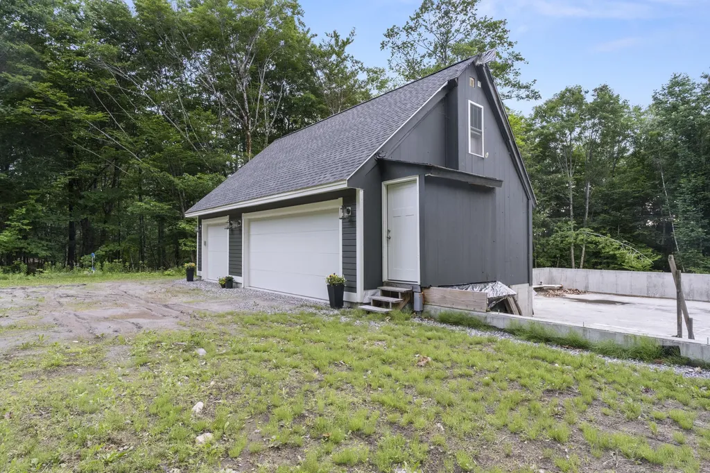 16 Lovejoy Lane Readfield ME 04355