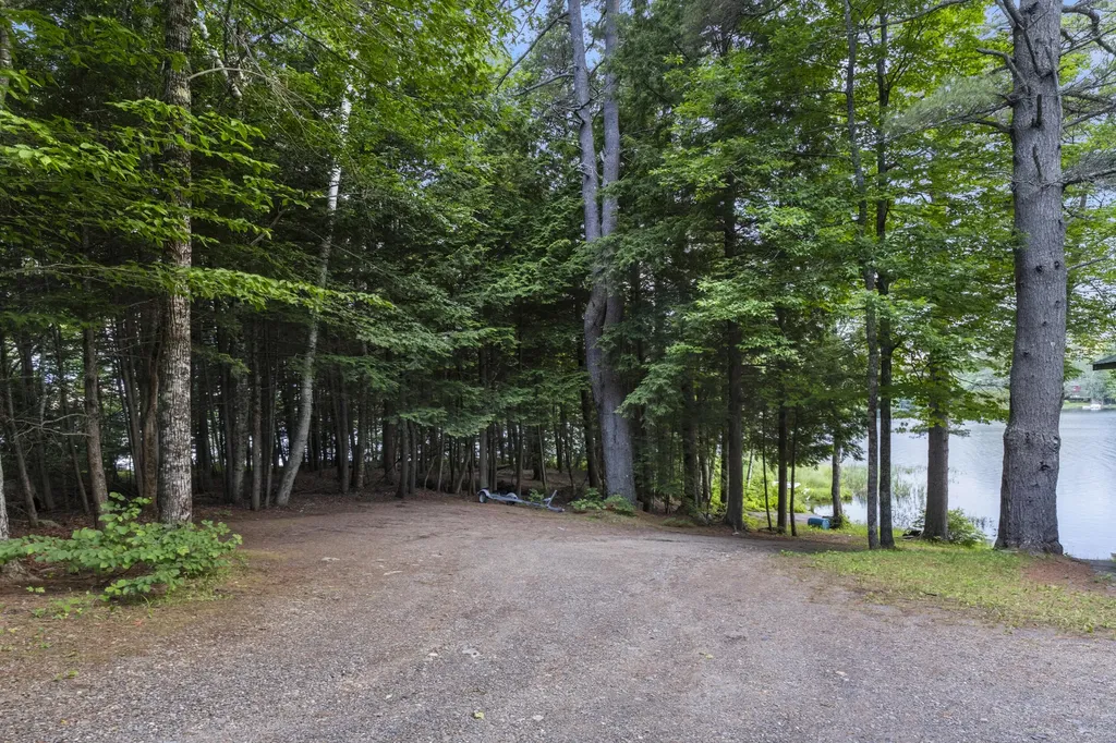 16 Lovejoy Lane Readfield ME 04355