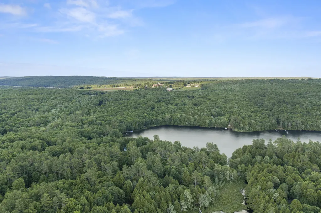 16 Lovejoy Lane Readfield ME 04355