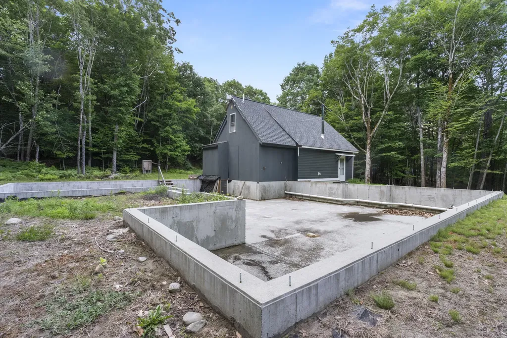 16 Lovejoy Lane Readfield ME 04355