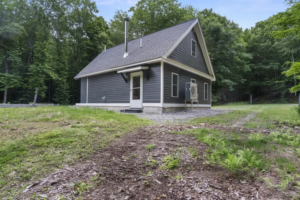 16 Lovejoy Lane Readfield ME 04355