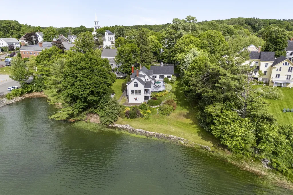 19 Water Street Damariscotta ME 04543