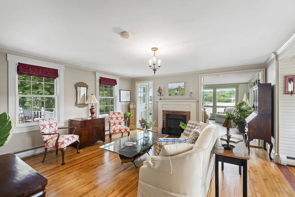 19 Water Street Damariscotta ME 04543