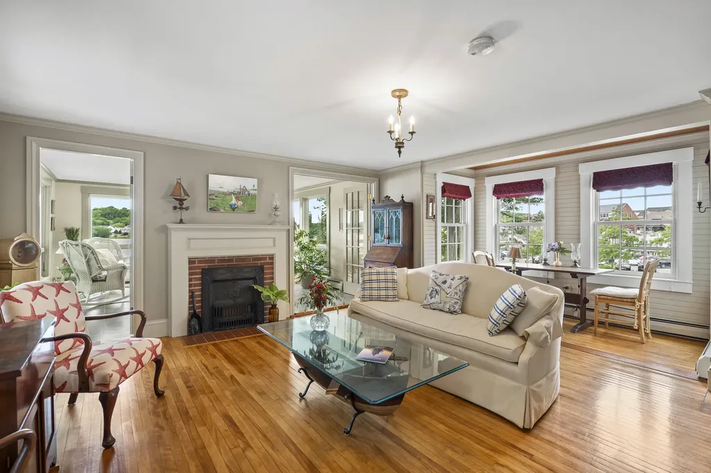 19 Water Street Damariscotta ME 04543