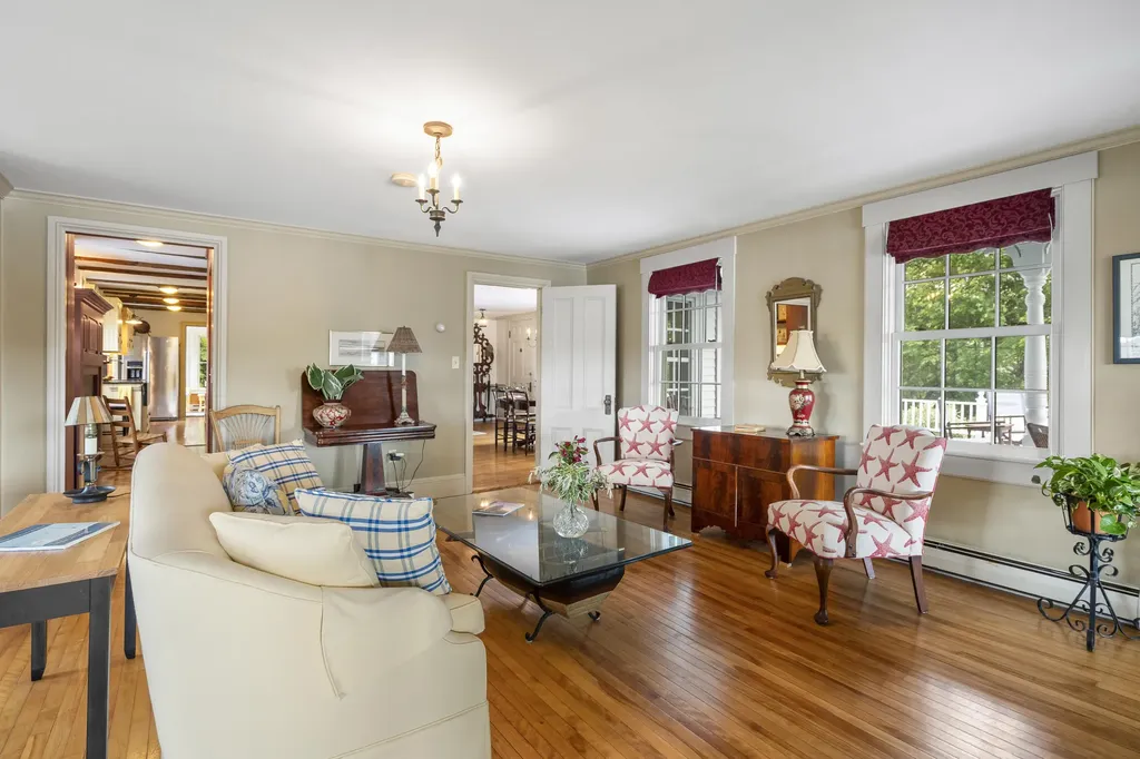 19 Water Street Damariscotta ME 04543