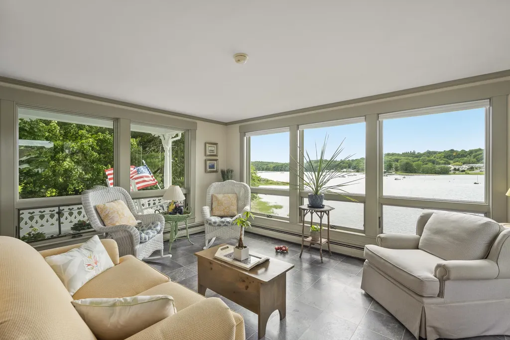19 Water Street Damariscotta ME 04543