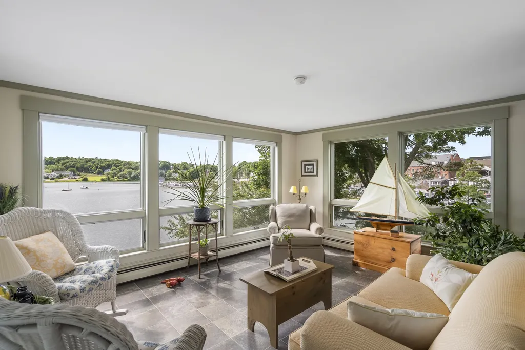 19 Water Street Damariscotta ME 04543