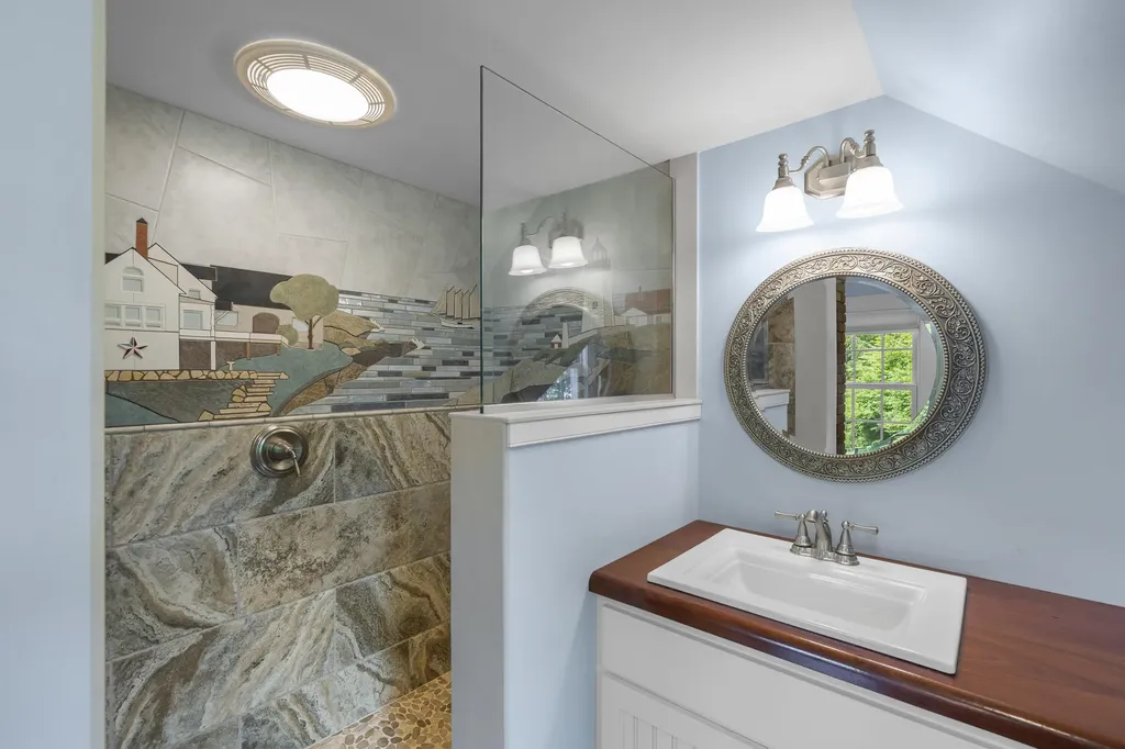 19 Water Street Damariscotta ME 04543