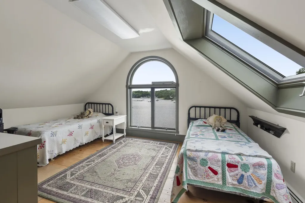 19 Water Street Damariscotta ME 04543